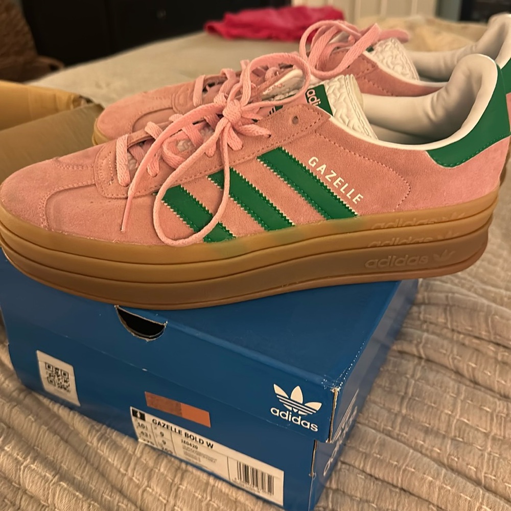 Never Worn! Adorable adidas